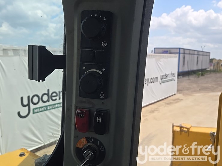 2019-caterpillar-d6-lgp-image-112