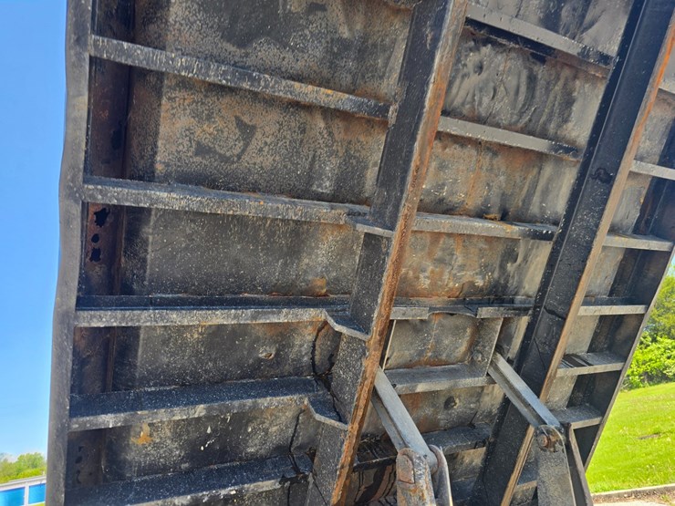 2009-sterling-acterra-image-62