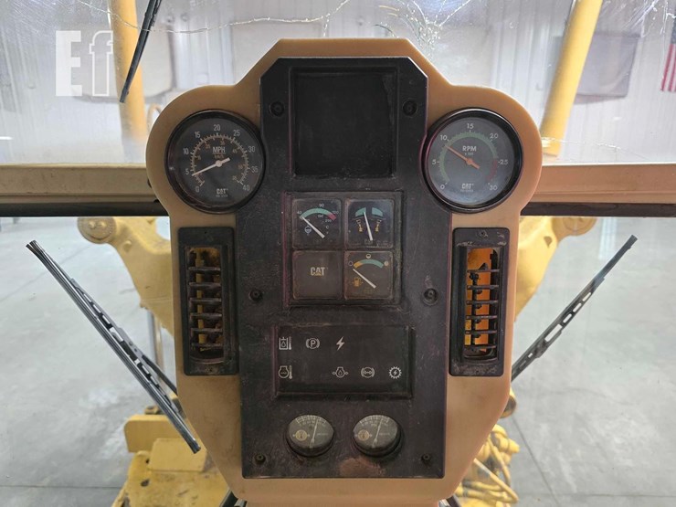 1995-caterpillar-120h-image-18