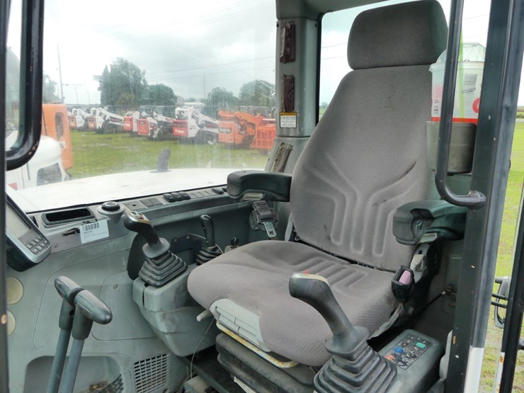 2013-bobcat-e85-image-13