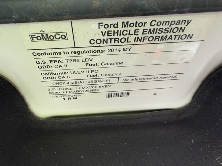 2014-ford-fusion-sedan-image-14