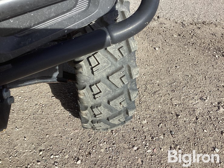 2019-john-deere-gator-image-19