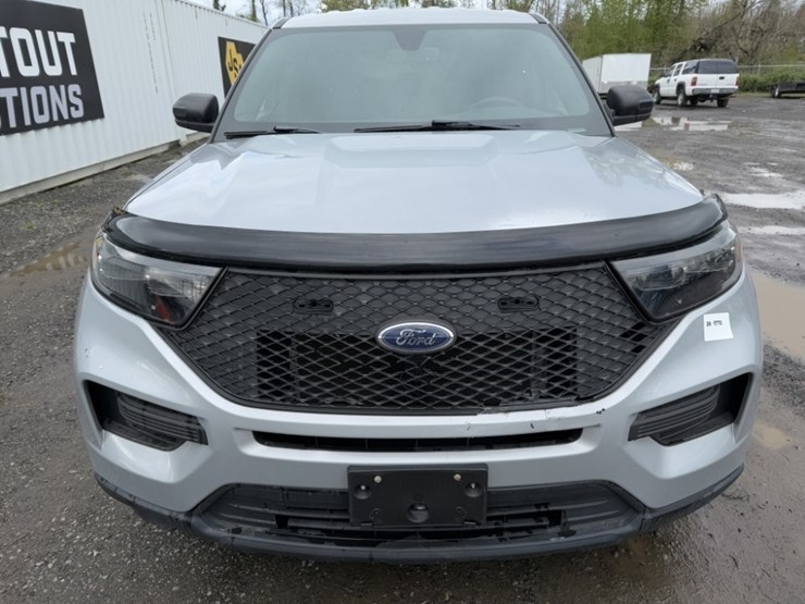 2020-ford-explorer-image-8