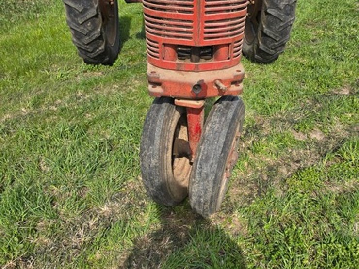 #581-•-farmall-h-tractor-image-10