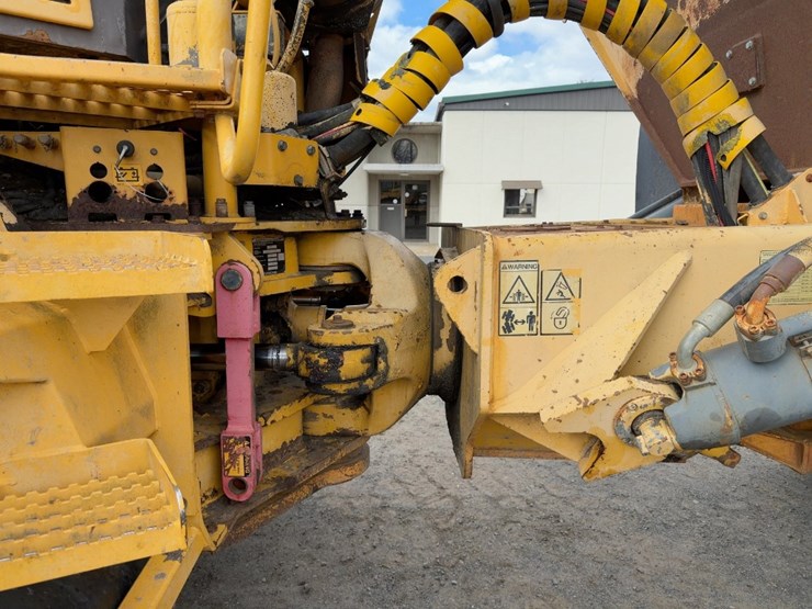 2003-volvo-a40d-image-23