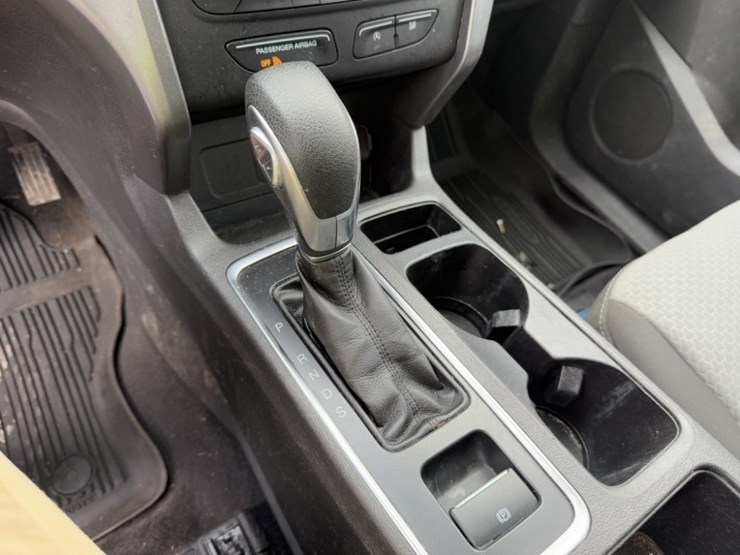 2019-ford-escape-se-image-32