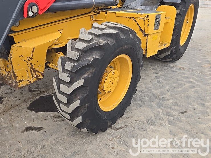 2021-deere-310sl-image-11