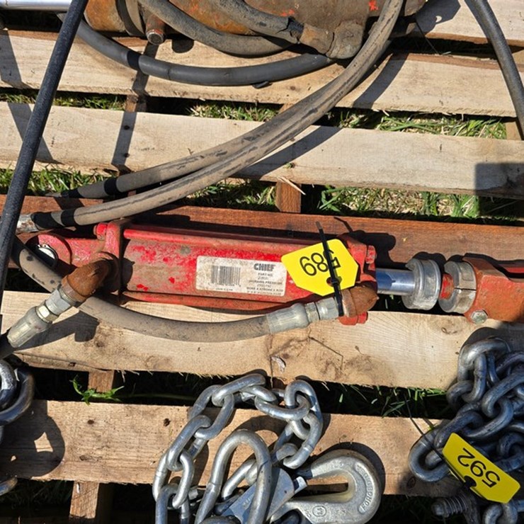 #589 • Chief Hydraulic Cylinder