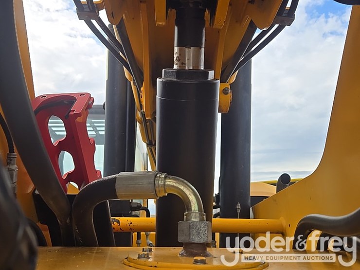 2017-jcb-510-56-image-40