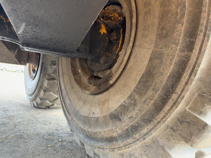 2003-volvo-a40d-image-17