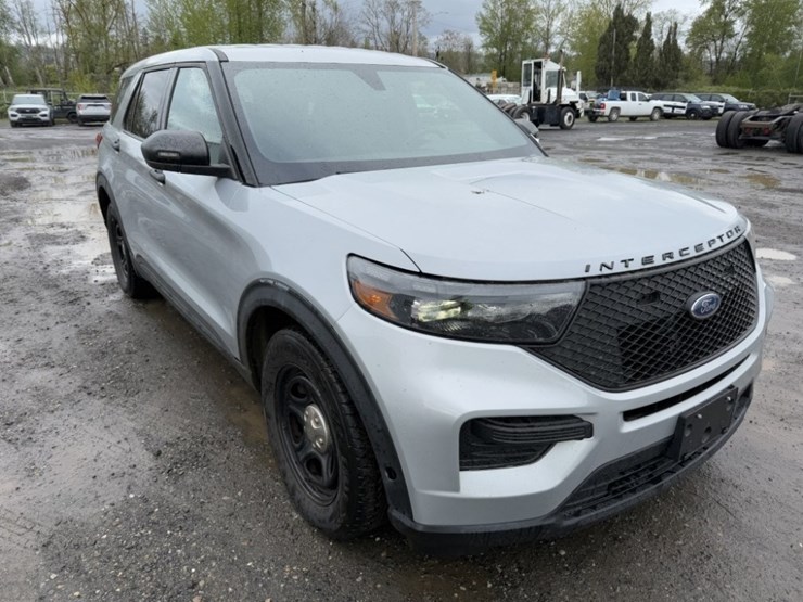 2021-ford-explorer-image-2