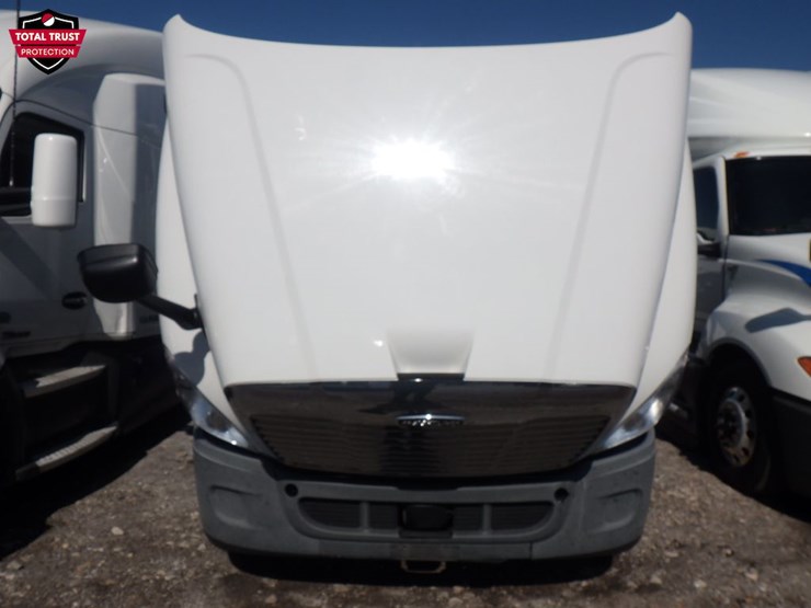 2019-freightliner-cascadia-125-image-24