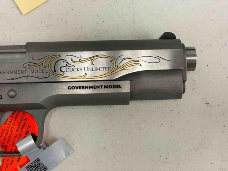 colt-pistol-image-12