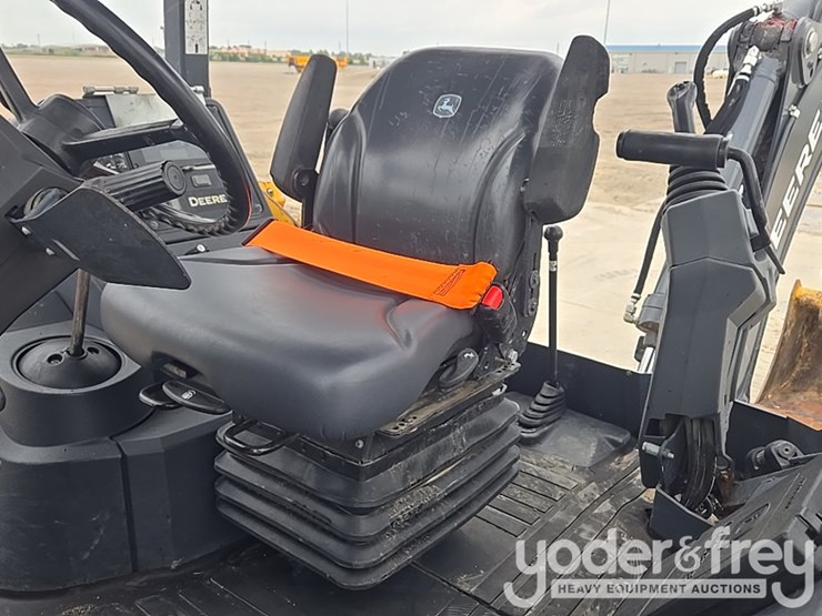 2021-deere-310sl-image-92