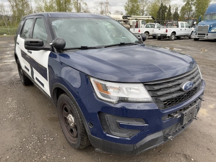 2017-ford-explorer-image-2