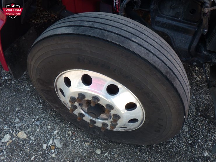 2022-peterbilt-567-image-29