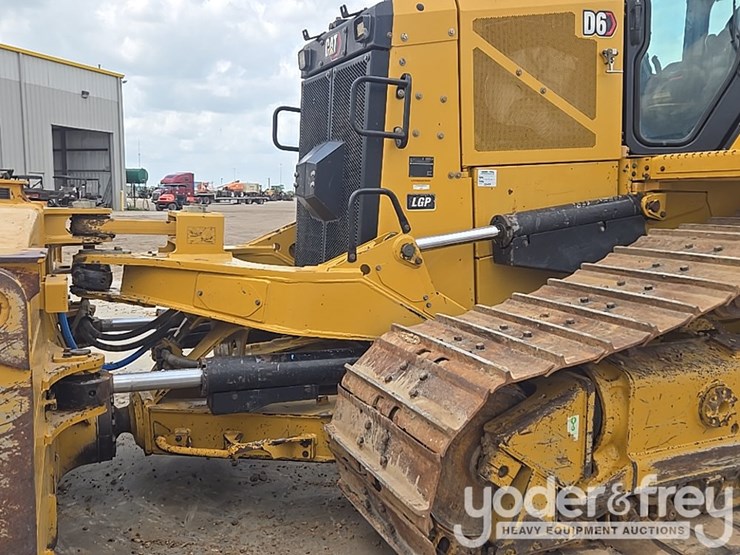 2019-caterpillar-d6-lgp-image-25