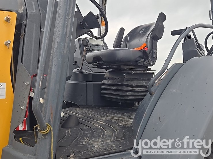 2021-deere-310sl-image-91