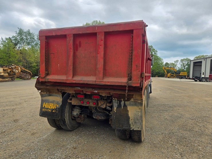 2001-mack-rd688s-image-15