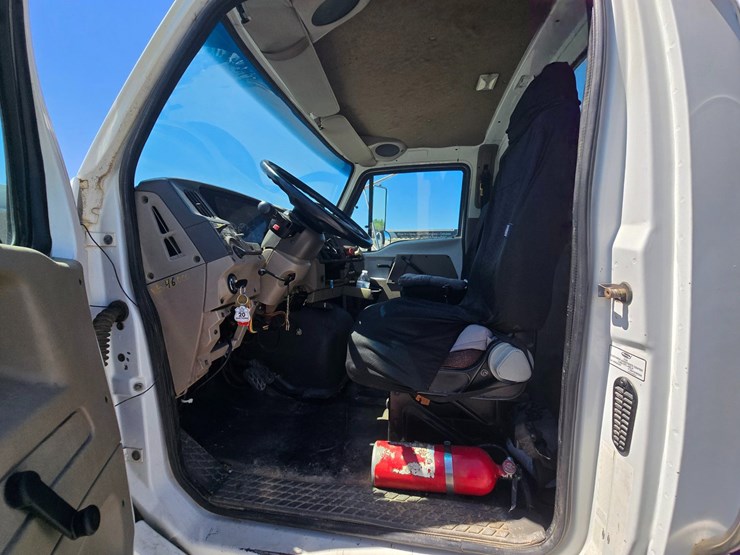 2009-sterling-acterra-image-80