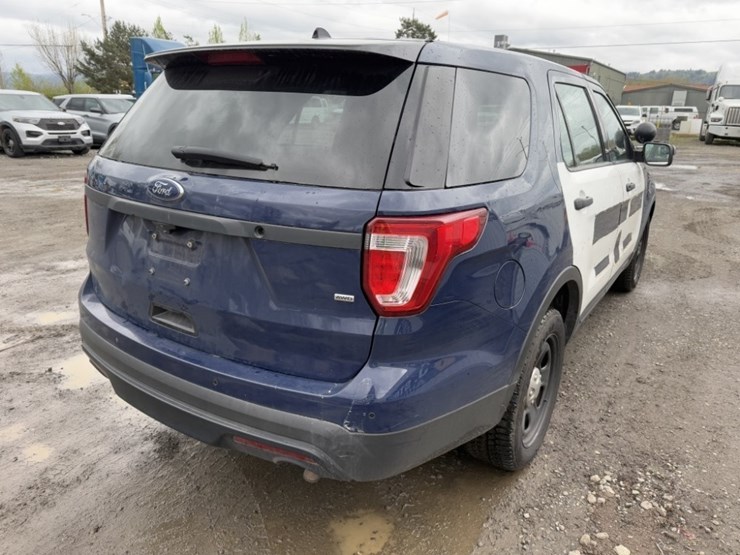 2017-ford-explorer-image-4