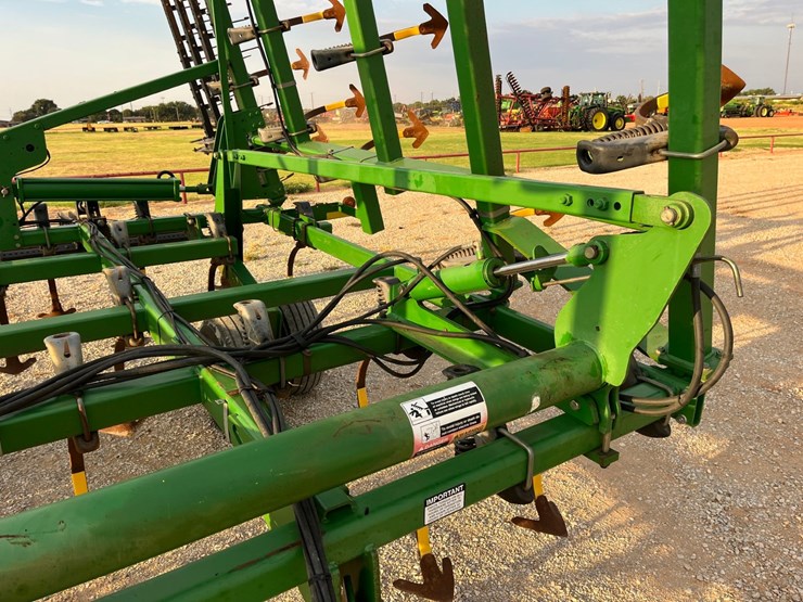 2004-john-deere-2210-image-4