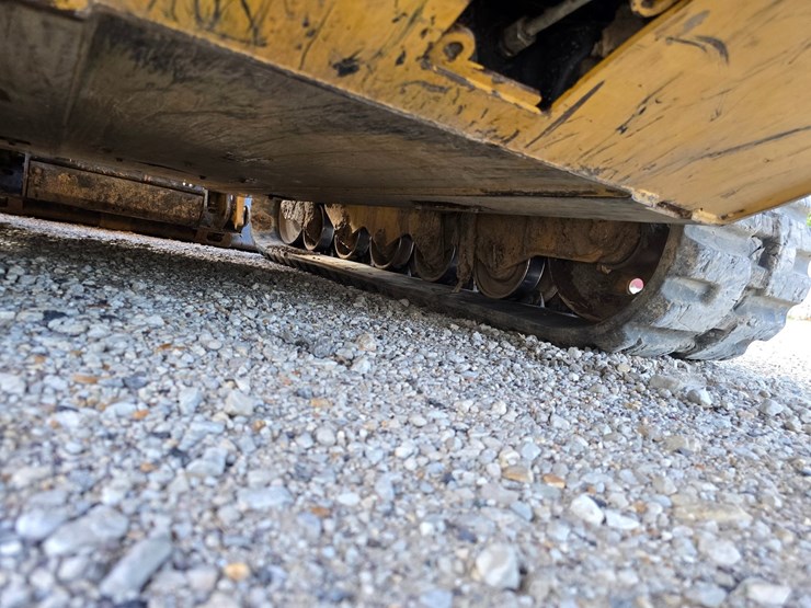 2023-caterpillar-299d3-xe-image-45