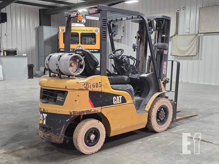 2019-caterpillar-gp25n-image-3