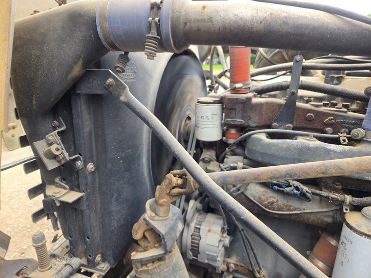 1996-mack-rd690s-image-42