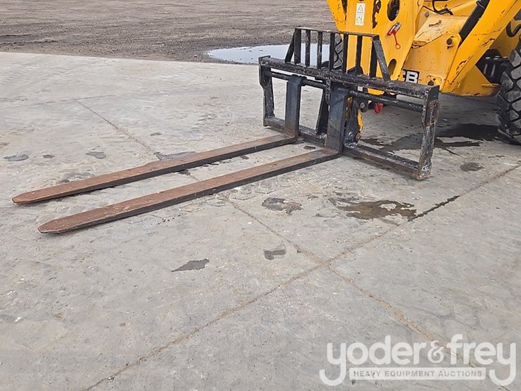 2017-jcb-510-56-image-21