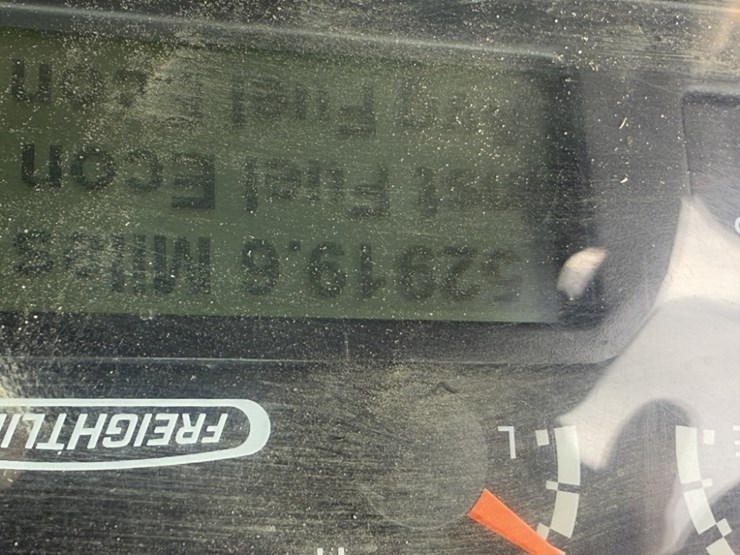 2014-freightliner-mt45-image-28