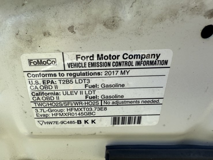 2017-ford-explorer-image-13