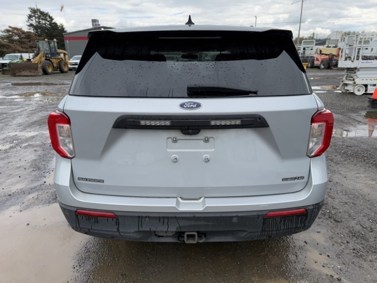 2021-ford-explorer-image-5