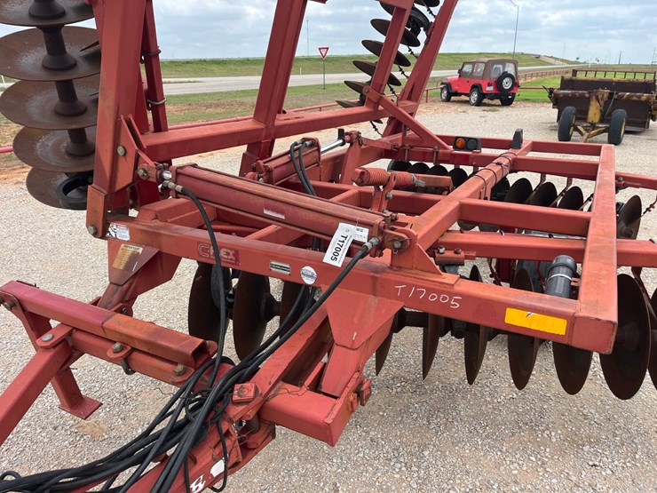 2005-sunflower-1321-image-2