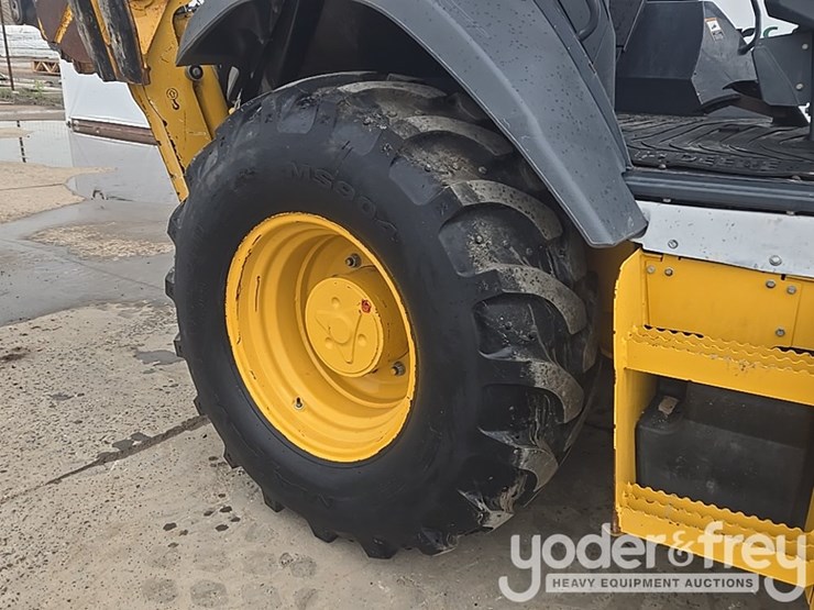 2018-deere-310l-image-20