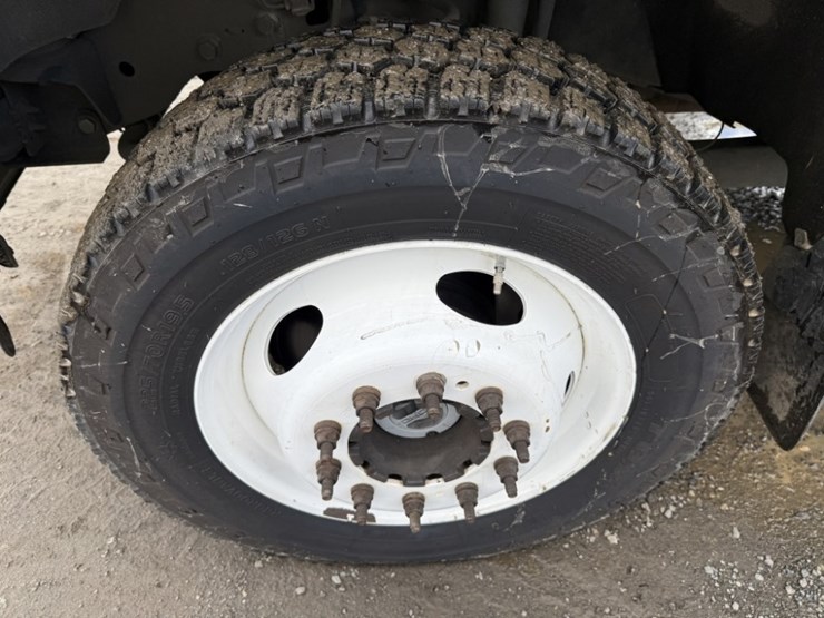 2016-ford-f550-sd-image-14