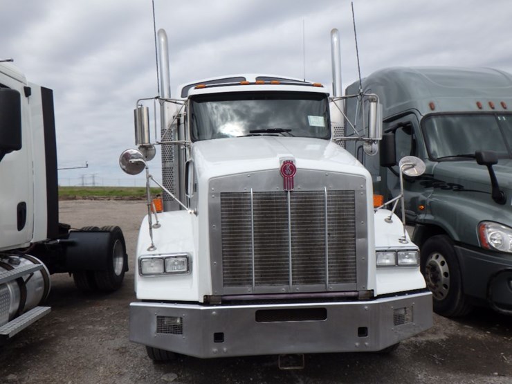 2016-kenworth-t800-image-2