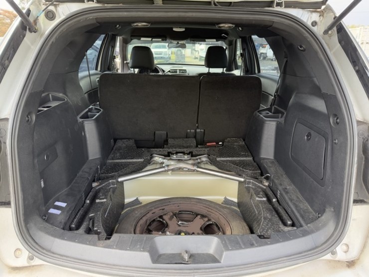 2017-ford-explorer-image-22