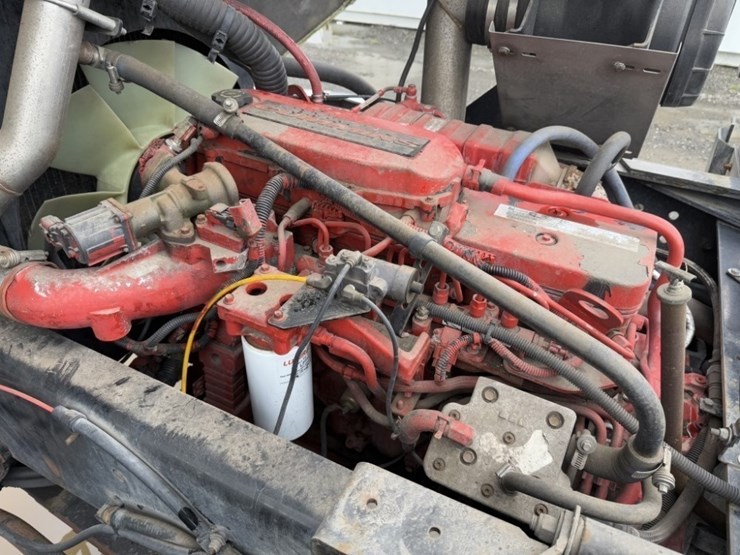 2010-kalmar-ottawa-yard-spotter-truck-image-9