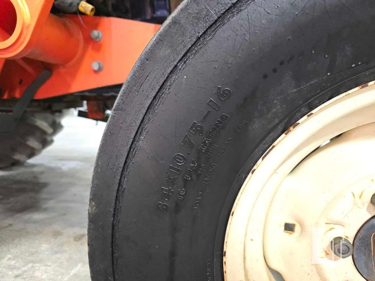 2012-kubota-m108s-image-31