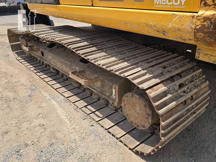 2018-deere-250g-lc-image-34