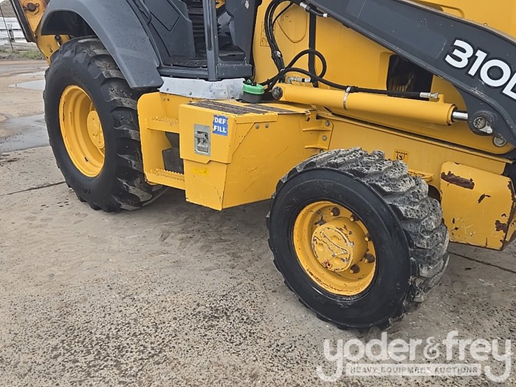 2018-deere-310l-image-16