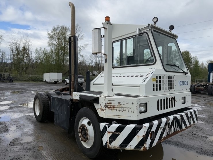2010-kalmar-ottawa-yard-spotter-truck-image-2