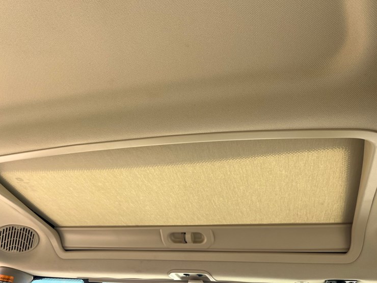 2015-john-deere-6145r-image-28