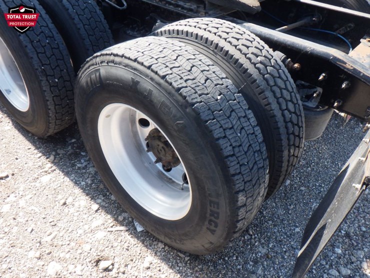 2019-freightliner-cascadia-125-image-13