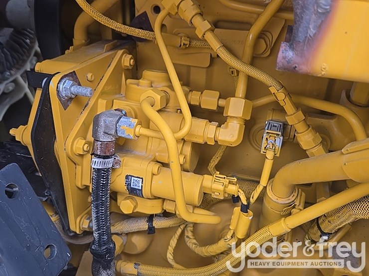 2018-deere-310l-image-87