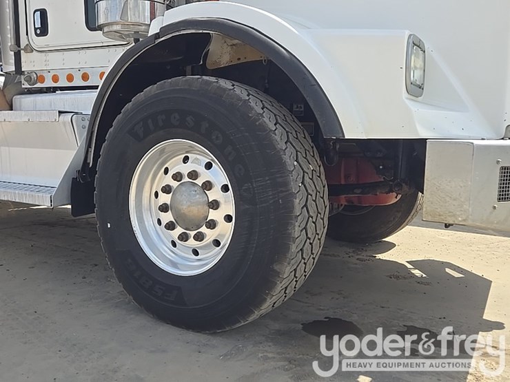 2014-kenworth-t880-image-20