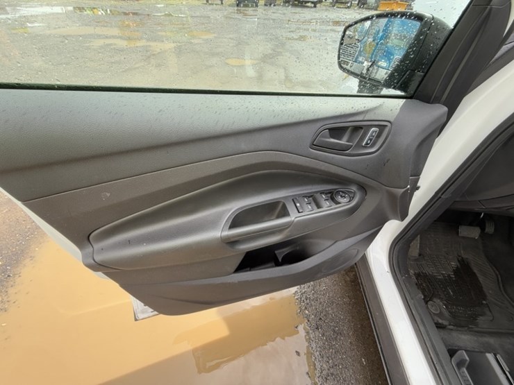 2016-ford-escape-image-24