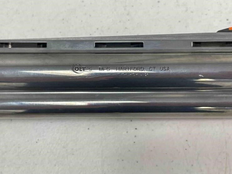 colt-revolver-image-15