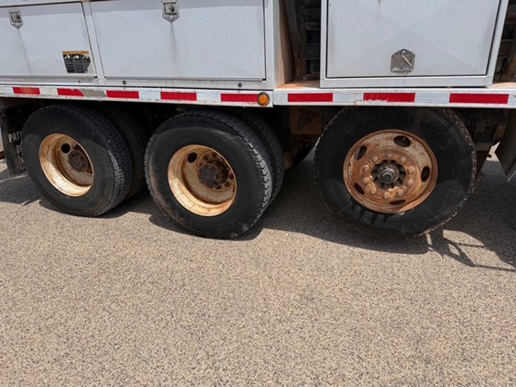 2012-kenworth-t800-image-6